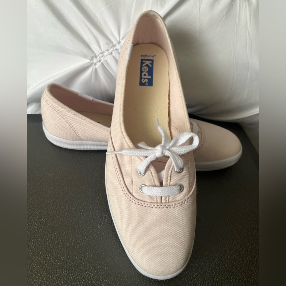 Keds Champion Originals Lace Up Women’s Size 7- Light Peach